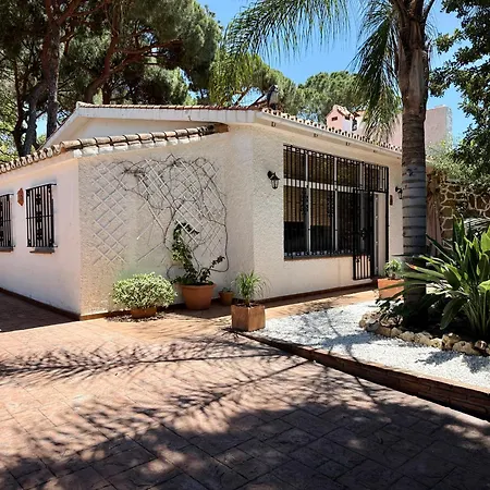 Dom wakacyjny Bosquemar Between Pines And Tennis By Eaw Homes *